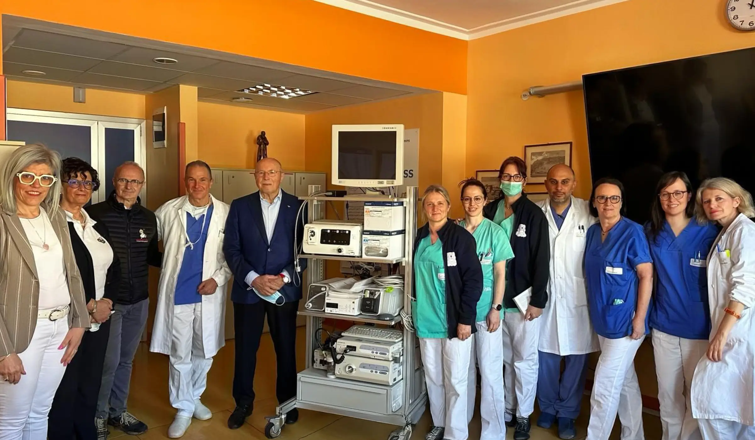 Donazione Carrello attrezzato